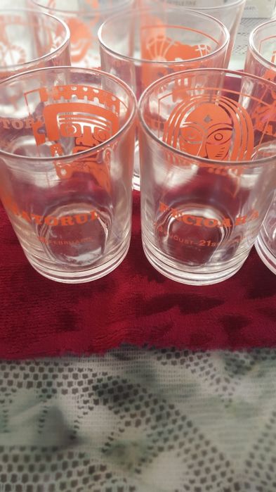 Vand 10 pahare cu zodiacul