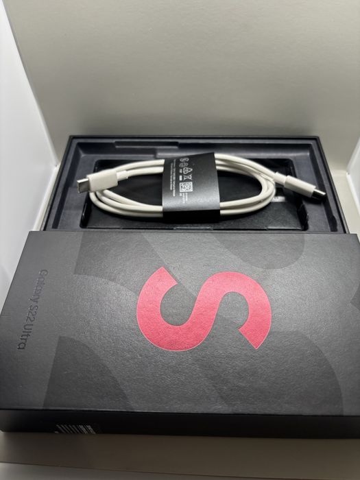 *Добро Състояние* Samsung S22 ULTRA (256GB)