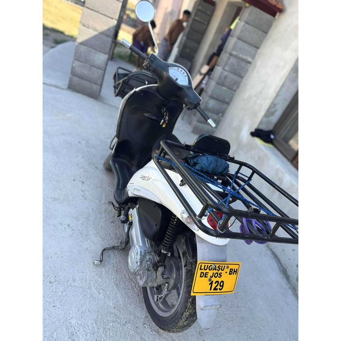 Vând scuter Piaggio Liberty