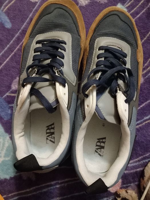 Adidasi în stare foarte buna