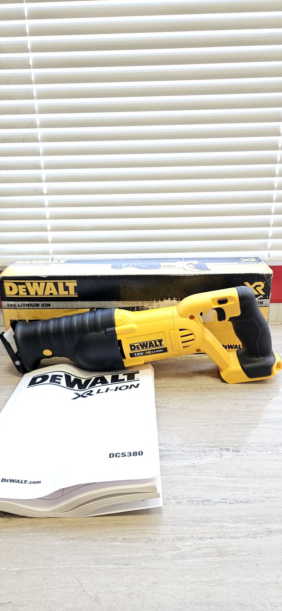 Dewalt Саблен трион DCS380