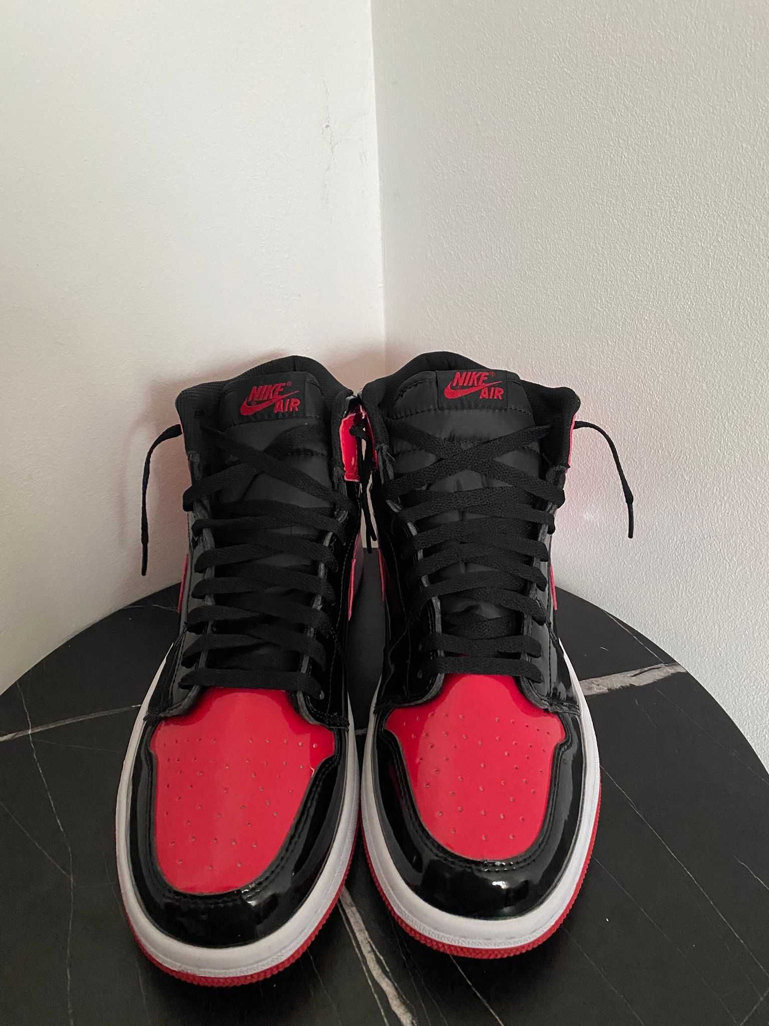 Air Jordan 1 High Patent Bred