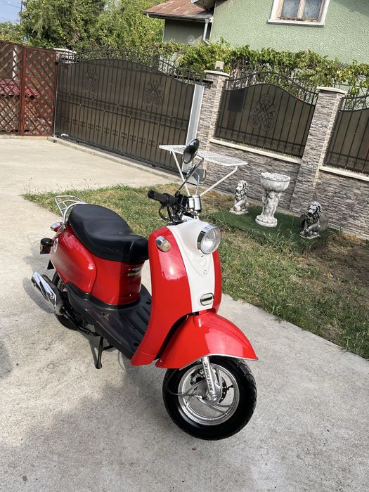 Scuter 49 cc Retro Nova, import, service, 3500 km, acte