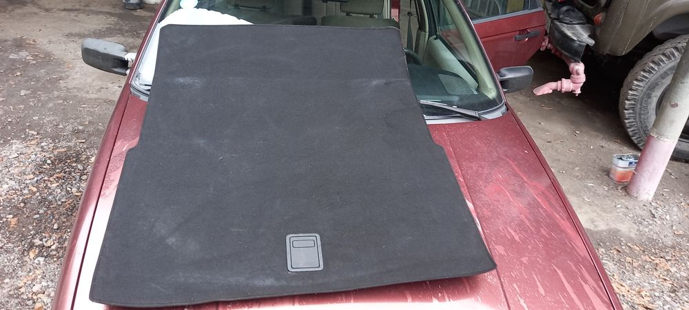 Мерседес 211 седан полик обшивка багажника