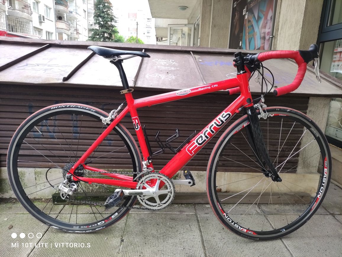 Шосеен велосипед Ferrus Racing CRI Twin Air 28 Campagnolo Veloce