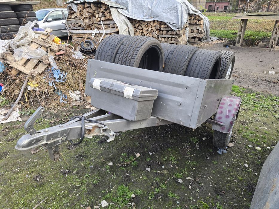 Vand remorci de la 750kg-3000kg aduse din Germania