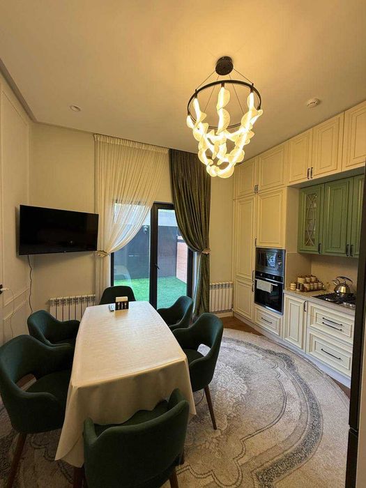 ПРОДАЕТСЯ 6/1/9 210м2 ЖК Nur Алайского рынка