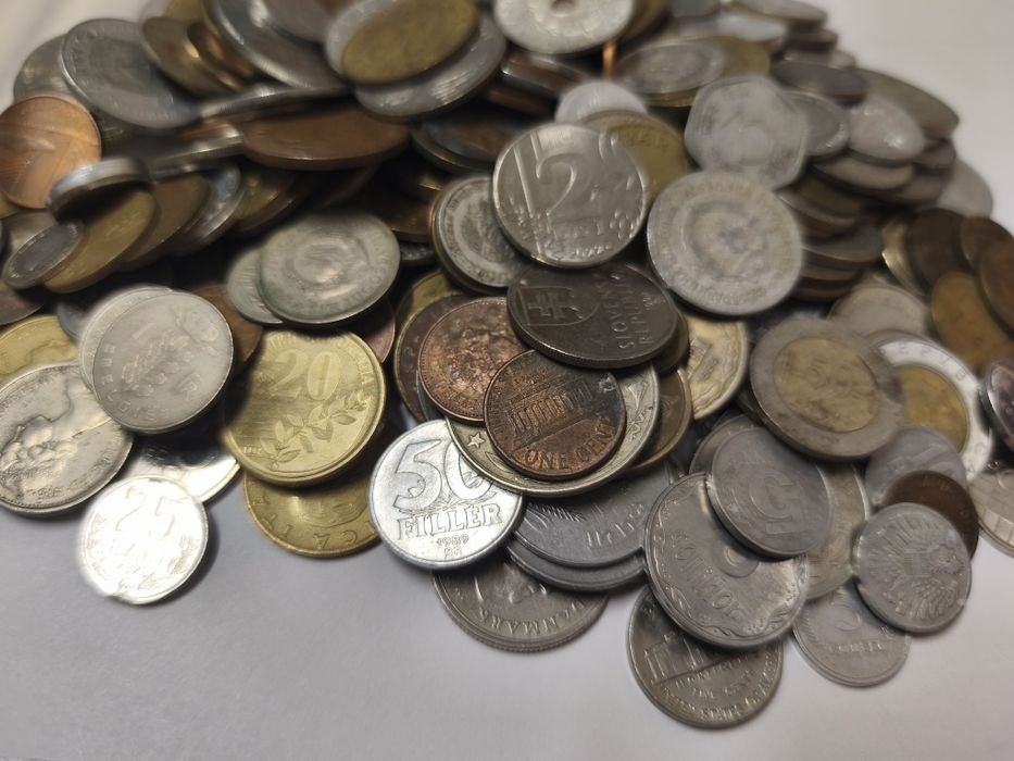Vând monede la kilogram