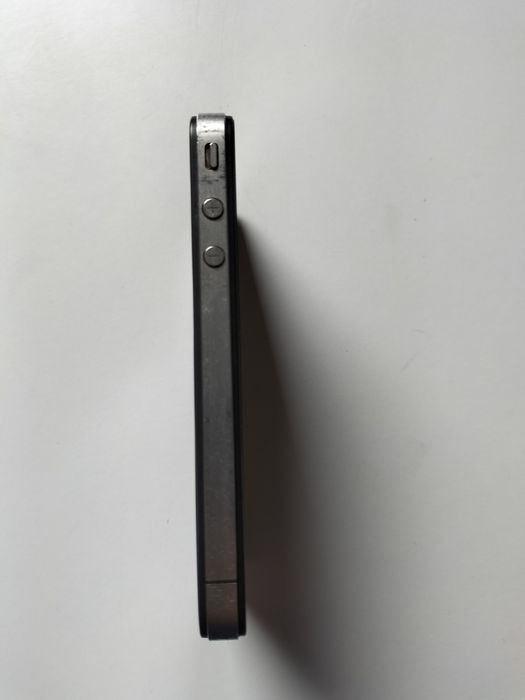 iPhone 4S 16GB ,telefon de colecție