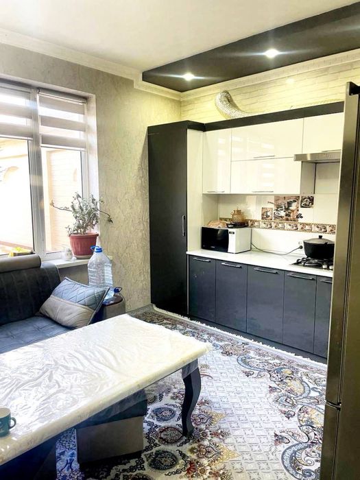 Uchaska xovli sotiladi Sergeli stroitelda 2,5 sotix 6 xona