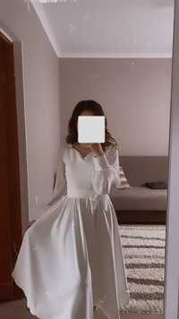 Шикарное платье белого цвета