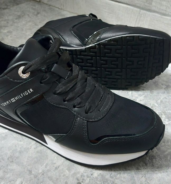 Vand adidasi Tommy Hilfiger