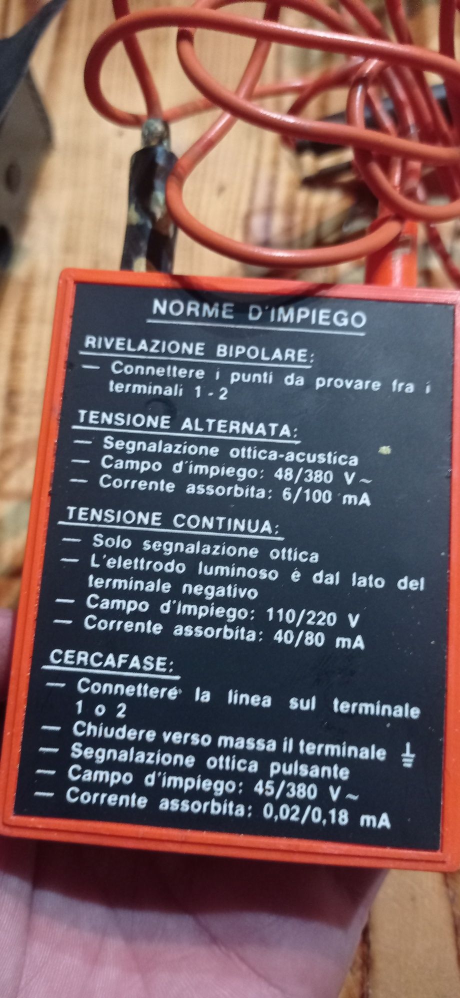 Aparat vintage de măsurat tensiunea electrica