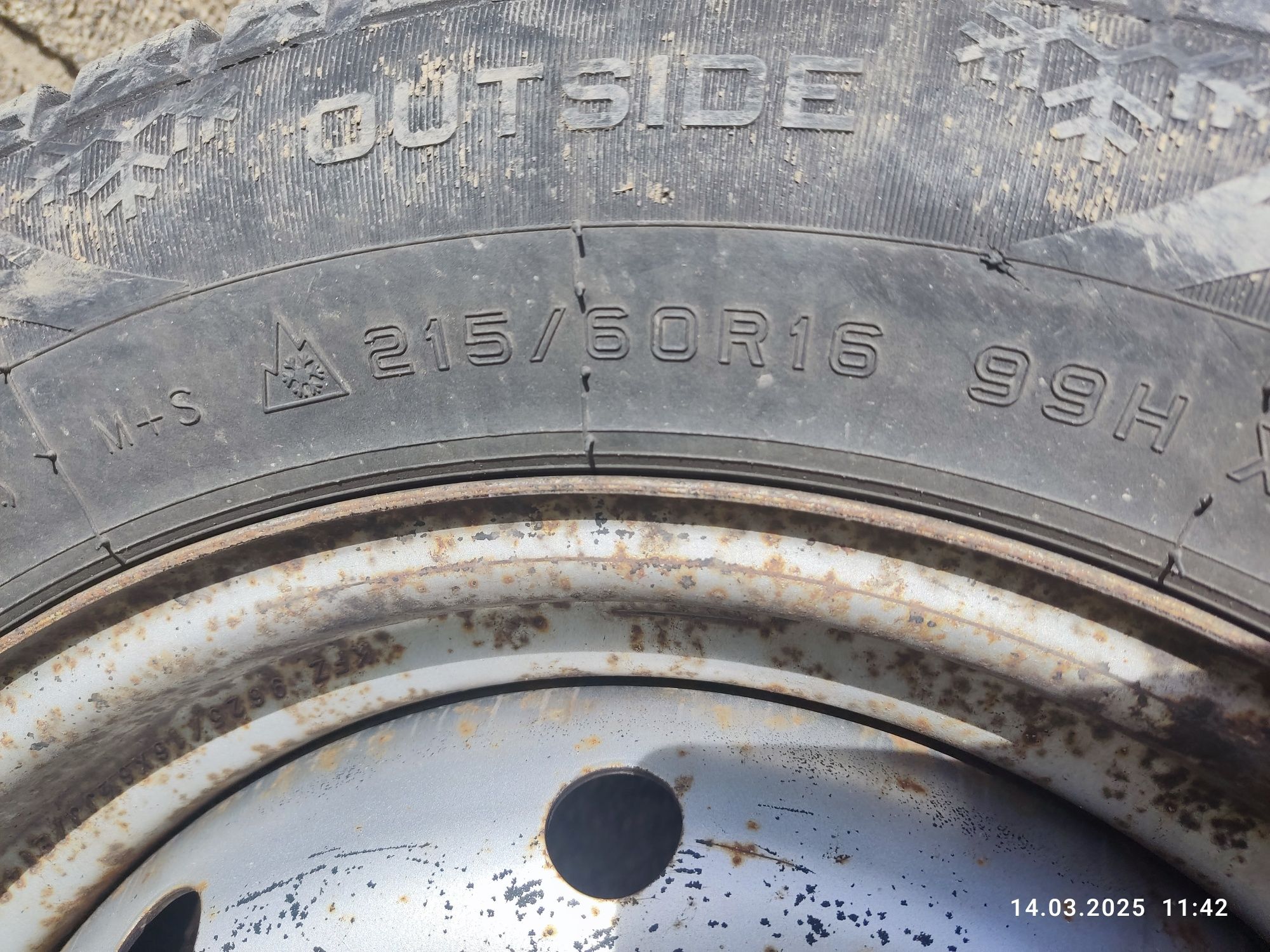 Продавам зимни гуми 215/60R16 с джанти и тасове – комплект 4 броя