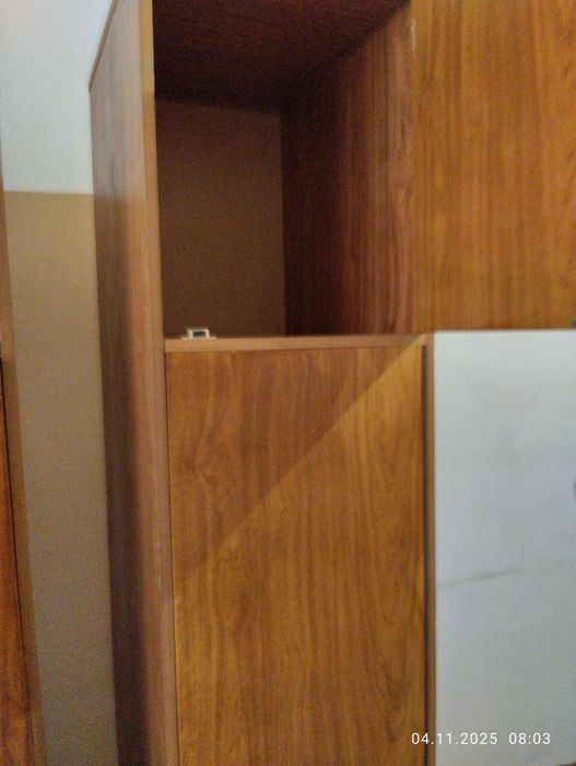 Шкаф для одежд.Шкаф сотилади