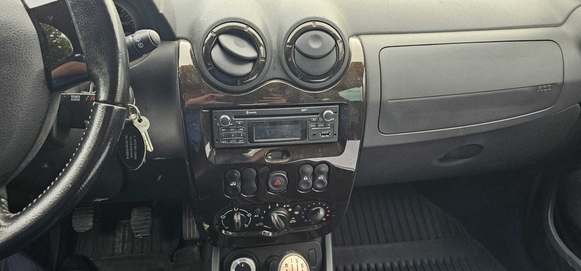 Dacia Duster 2013, motor 1.6 benzina,  4x4