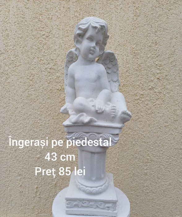 Îngerași decorativi din ciment alb cu praf de marmura 43 cm