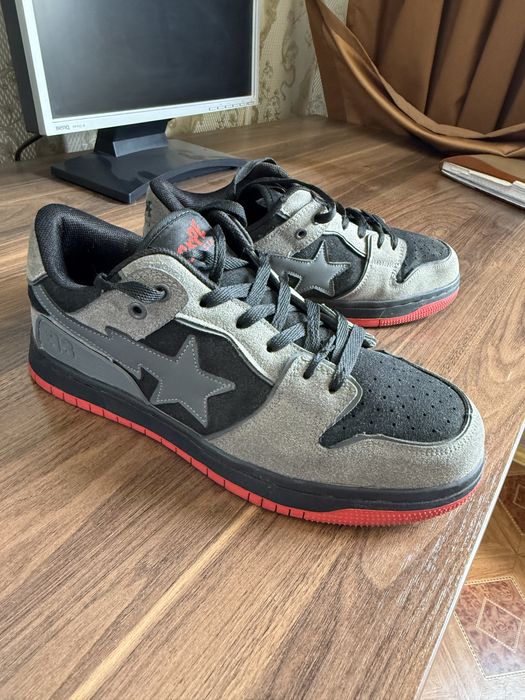 Продам кроссовки мужские BAPE