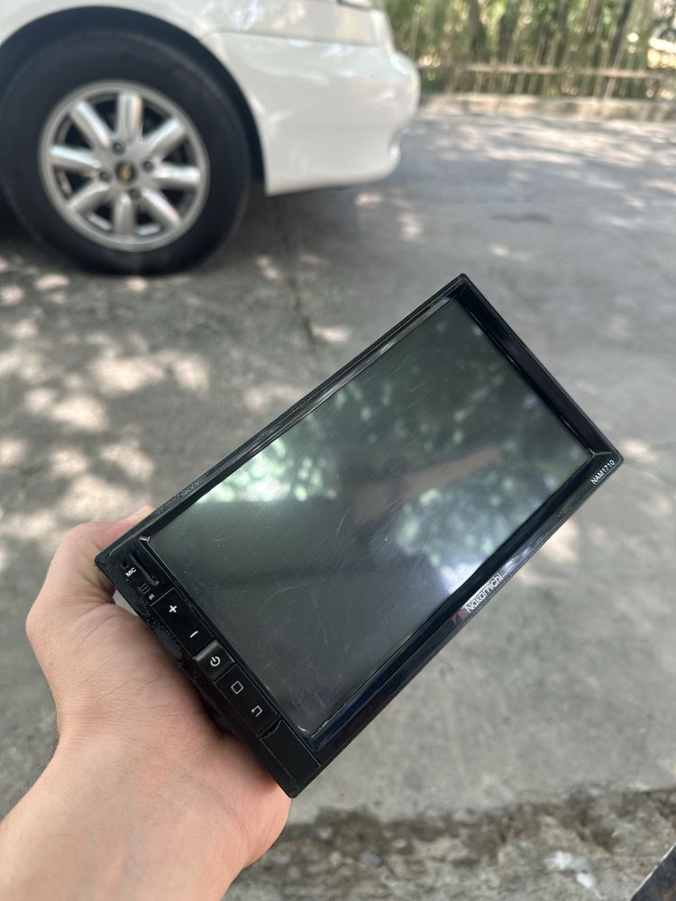 Magnitafon Nakamichi 1710 sotiladi