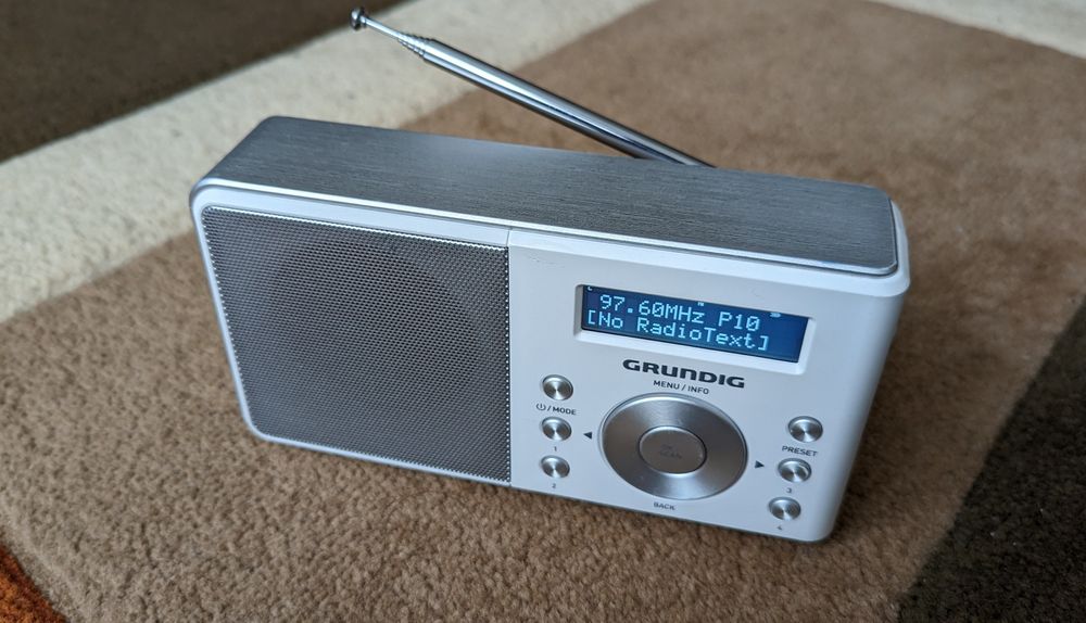 Grundig Music 6000 DAB + радио с DAB+ и FM RDS