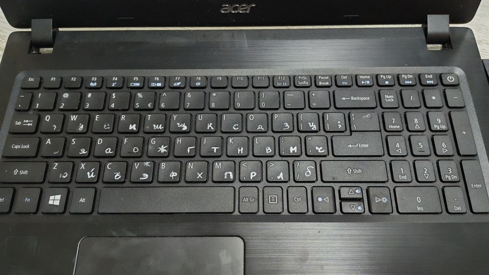 Лаптоп Acer с нов Windows 10 pro