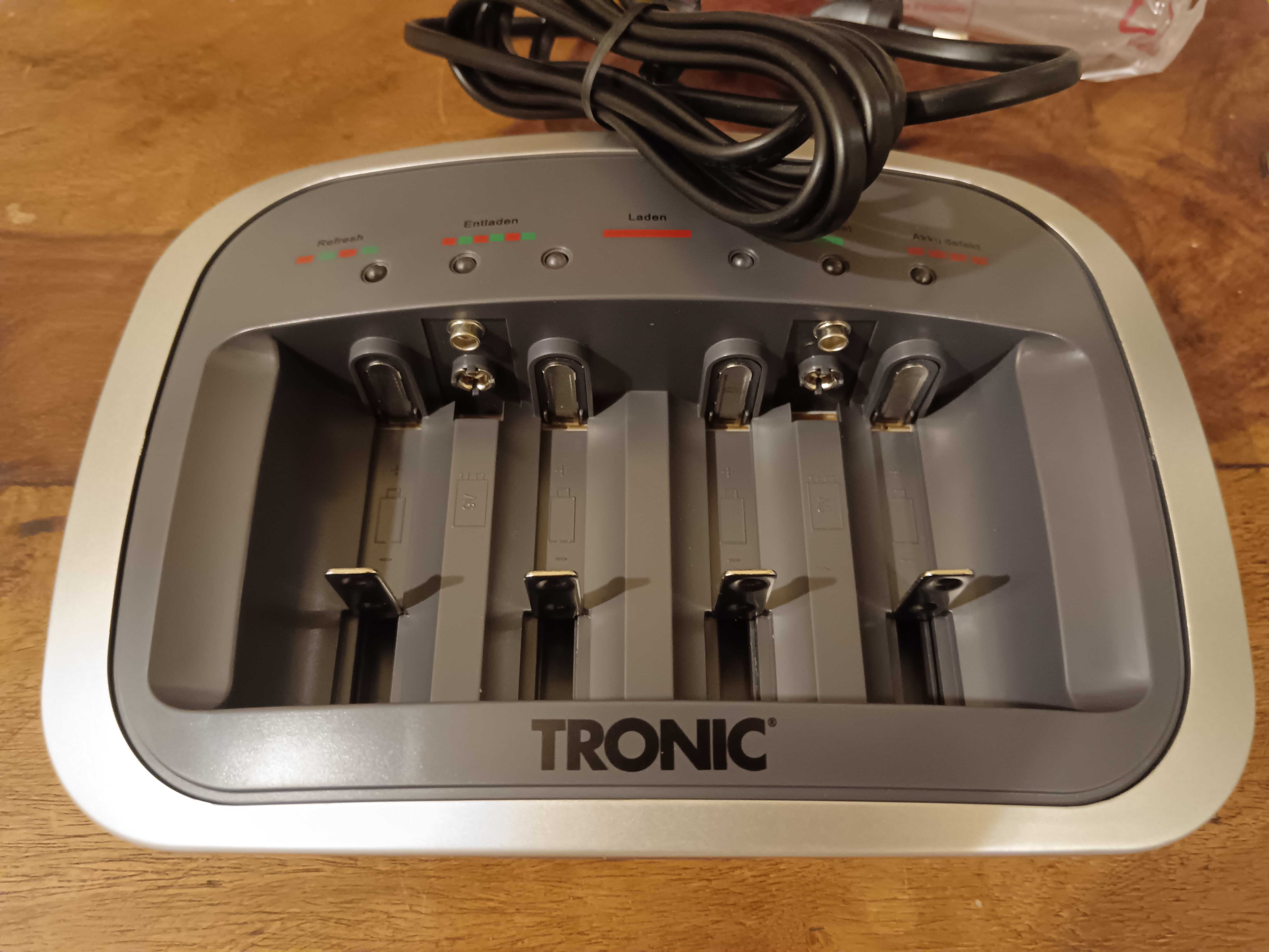 Универсално зарядно за батерии TRONIC