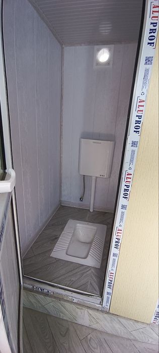 Экотуалет и душевая кабина из контейнера