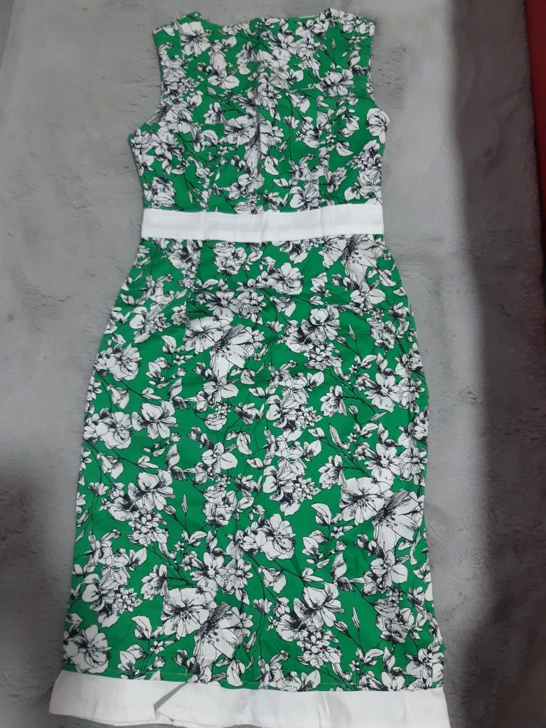 Rochie de zi inflorata