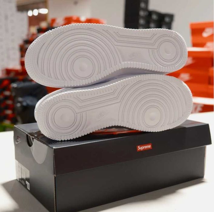 Nike Air Force 1 Low Supreme White R.38