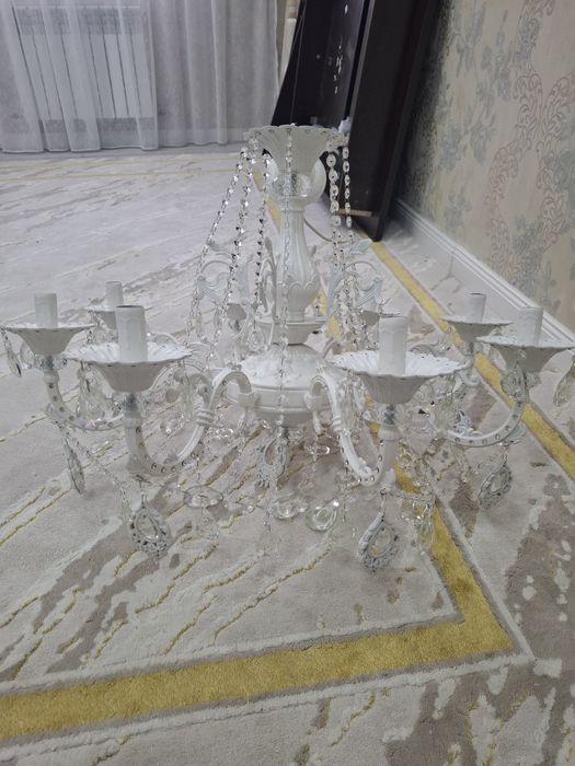 Продается люстра