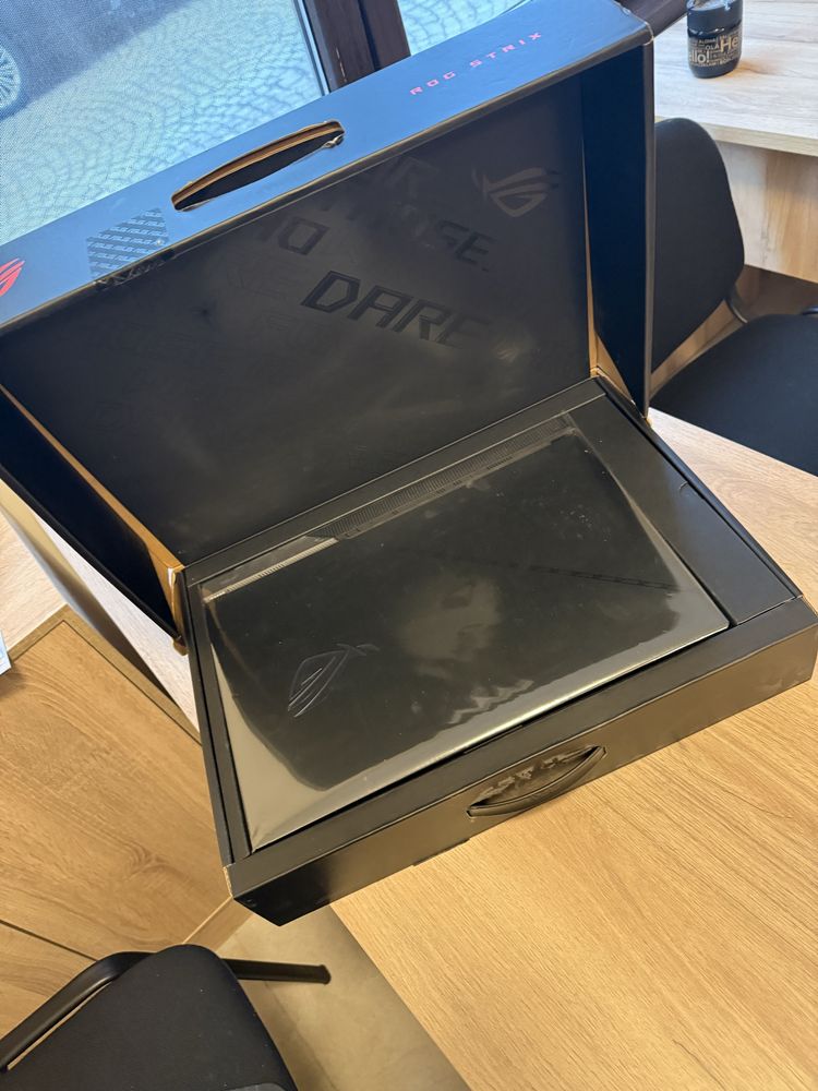 Asus Rog Strix SCAR 17 G733ZX i9