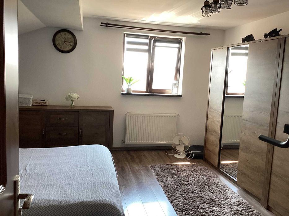 Propietar Vând Casă tip duplex cu 4 dormitoare in Sanpetru