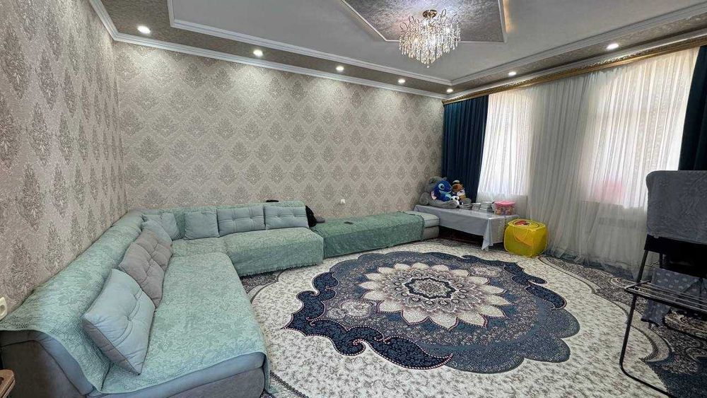 Шахар маркази Агра банк 6 қавақтда 2 хонали квартира сотилади.ID: 1503