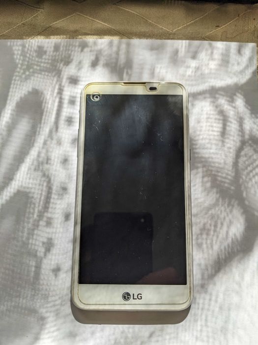 Telefon mobil LG X screen