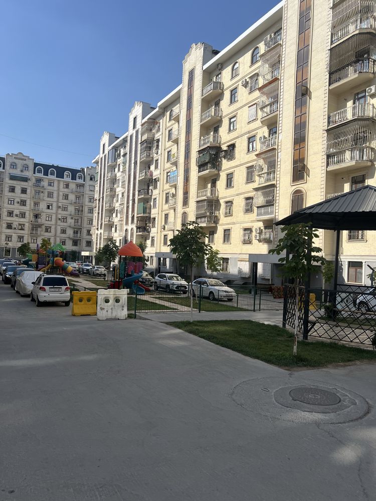 Продается Своя 1 комнтаная, 41 кв.м. Сампи ЖК Богишамол
