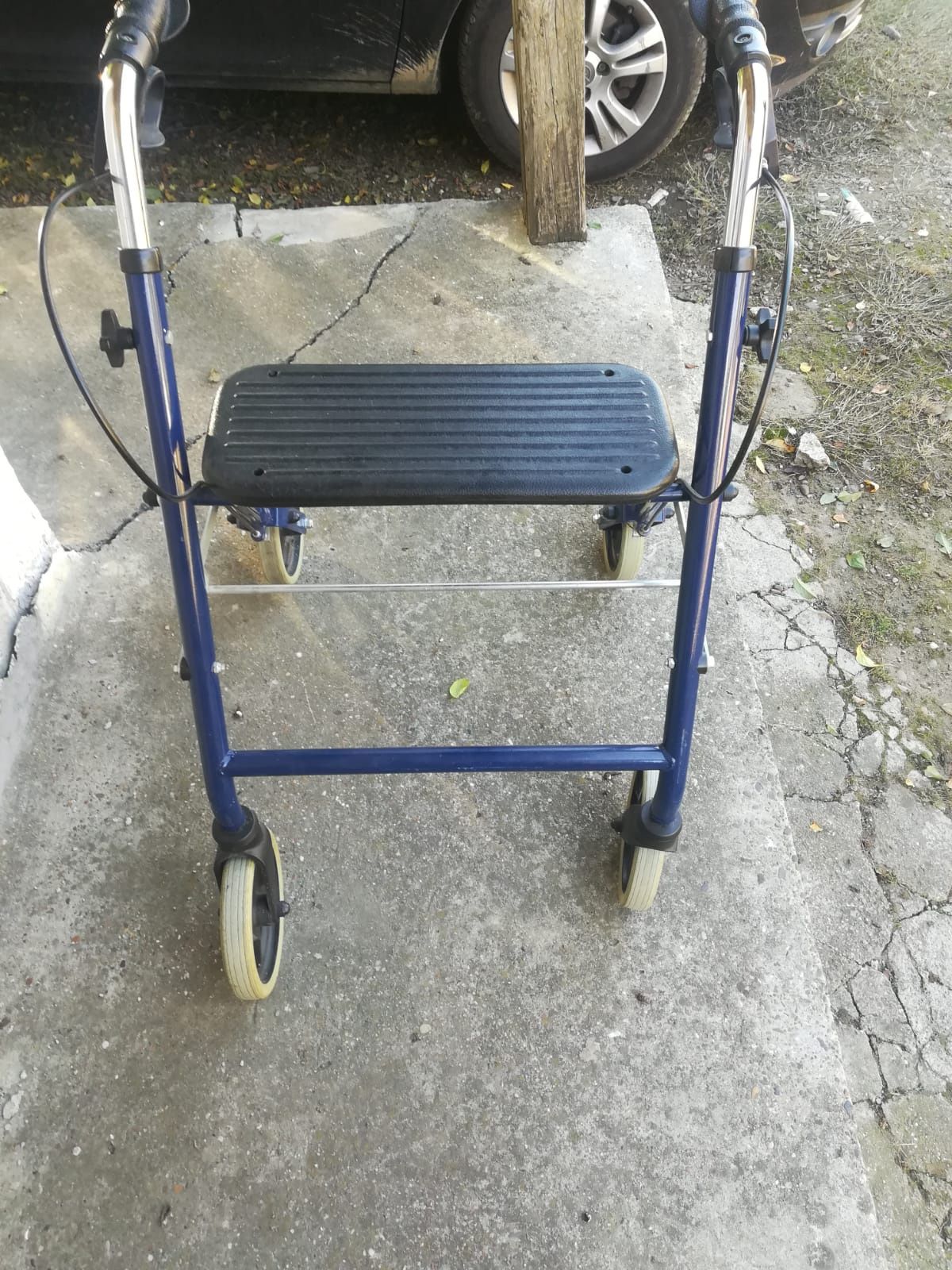 Cărucior pentru persoane cu handicap