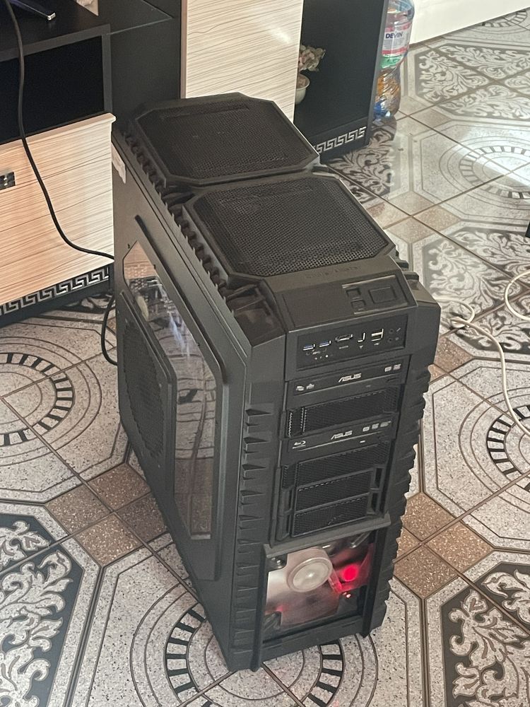 Геймърски компютър ASUS