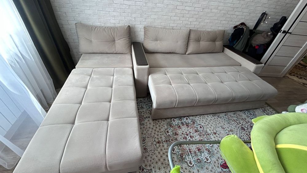 Диван угловой отличный
