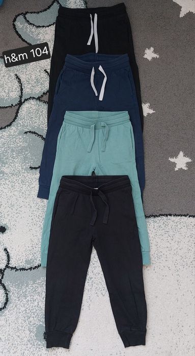 Pantaloni treining marimea 104
