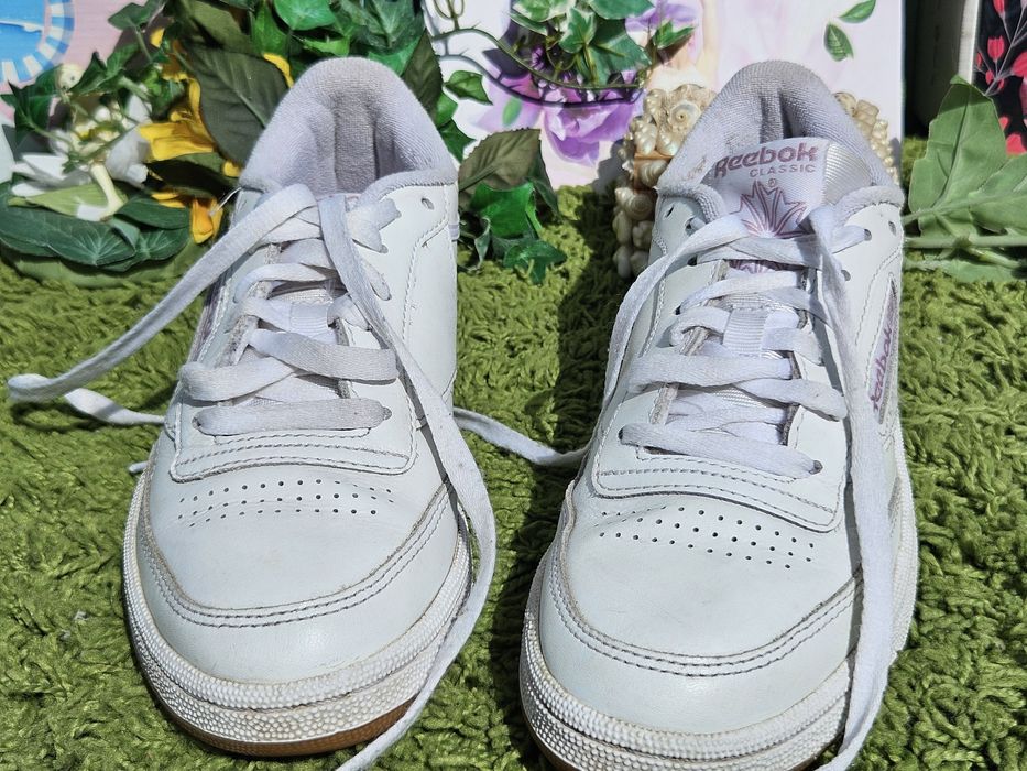 Reebok Classic кецове в бяло лилаво