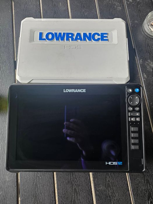Lowrance HDS 12 PRO
