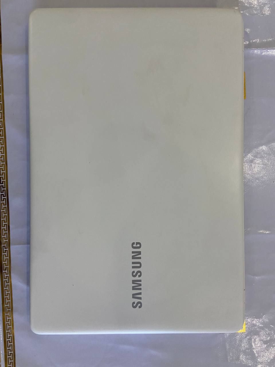 Samsung core i3 noutbooki