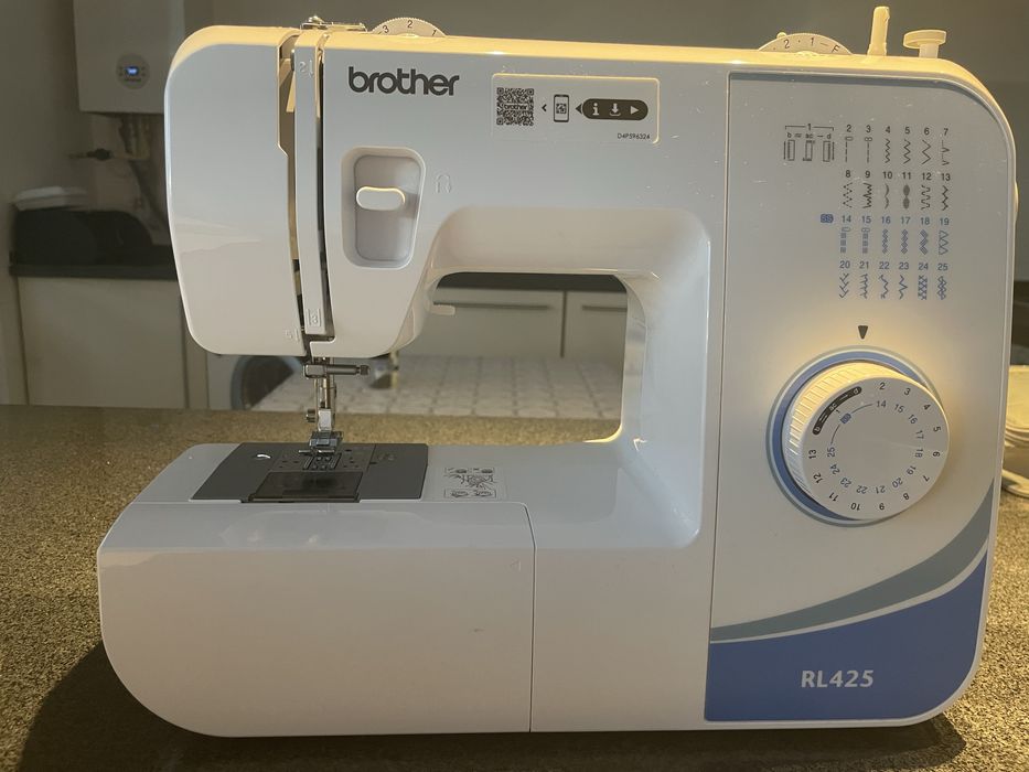 Шевна машина Brother RL425