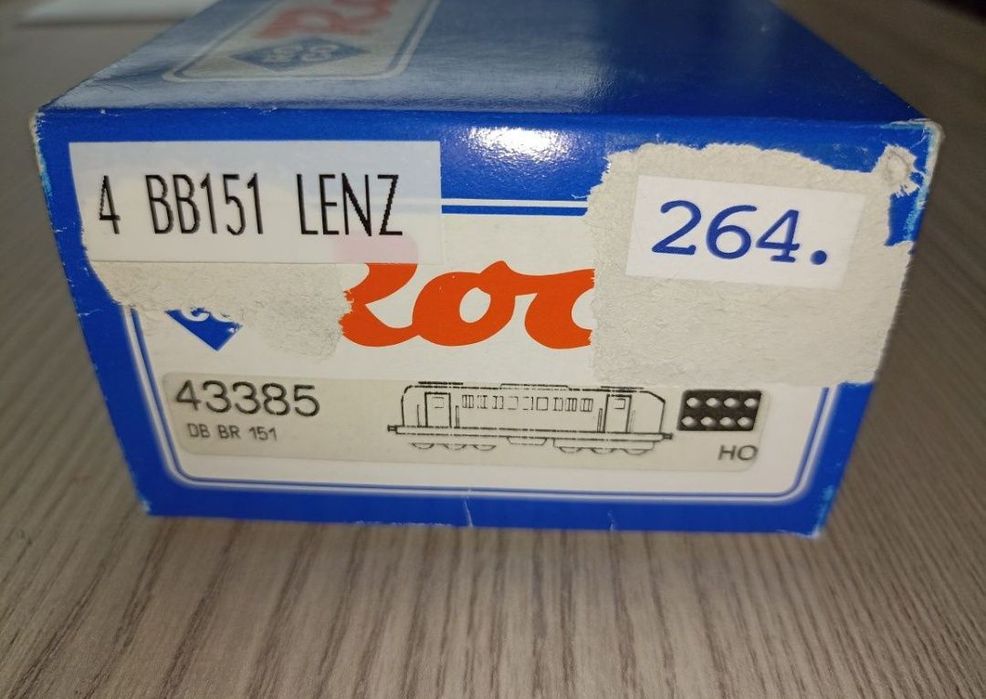 Locomotiva digitala Roco br151
Tracțiune integrală pe toate axele 
D