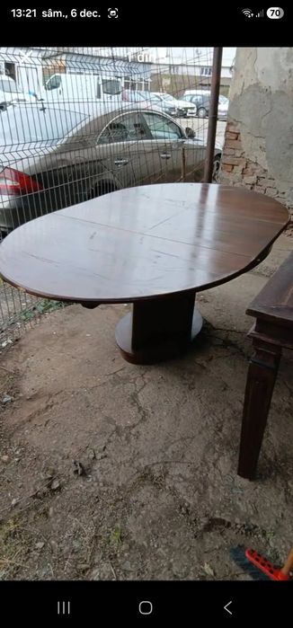 Vând masa ovala extensibila preț 500 lei am 6 bucăți