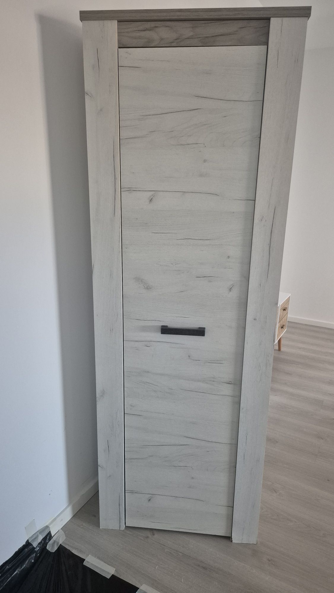 Set mobilier hol - dulap si curier