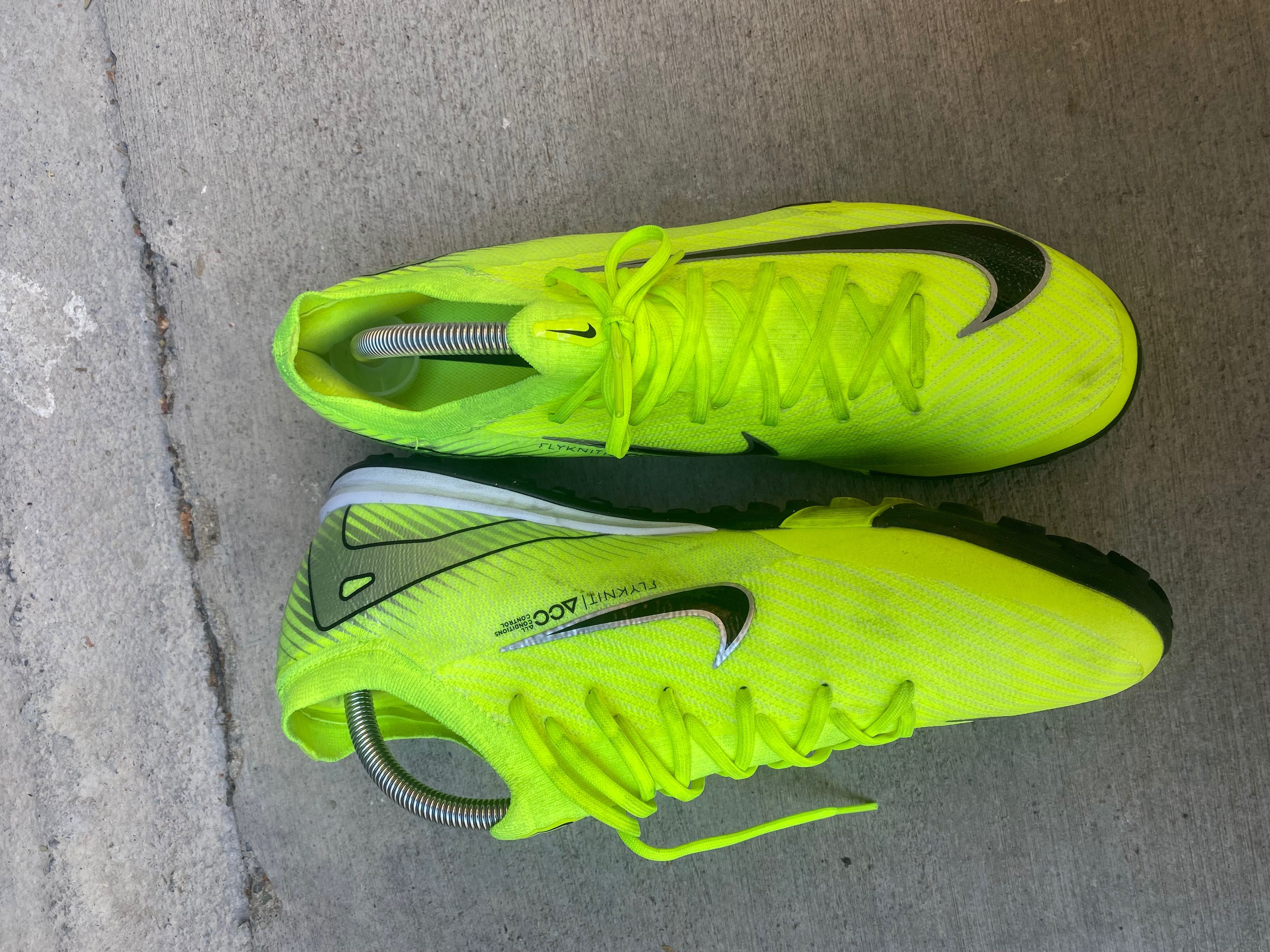 Професионални обувки за изкуствена трева Nike Mercurial Pro TF