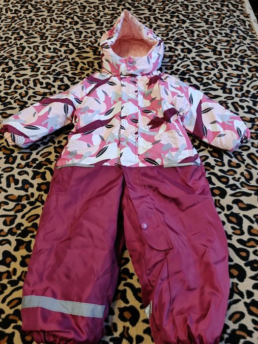 Продам зимние комбинезоны для девочки!