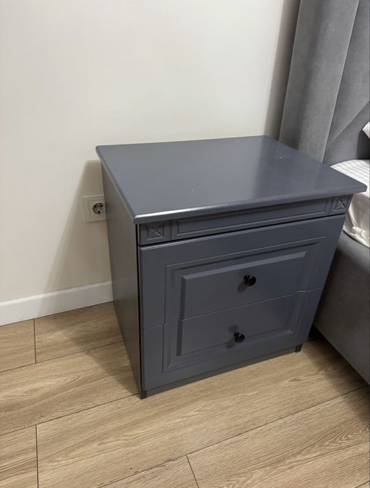 Две тумбочки в хорошем состоянии
