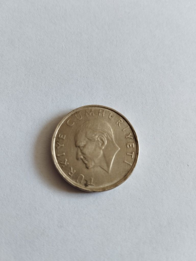 Vând moneda 10 bin Lira din anul 1996